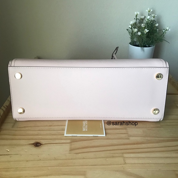 🌼Michael Kors Purse - Picture 4 of 12